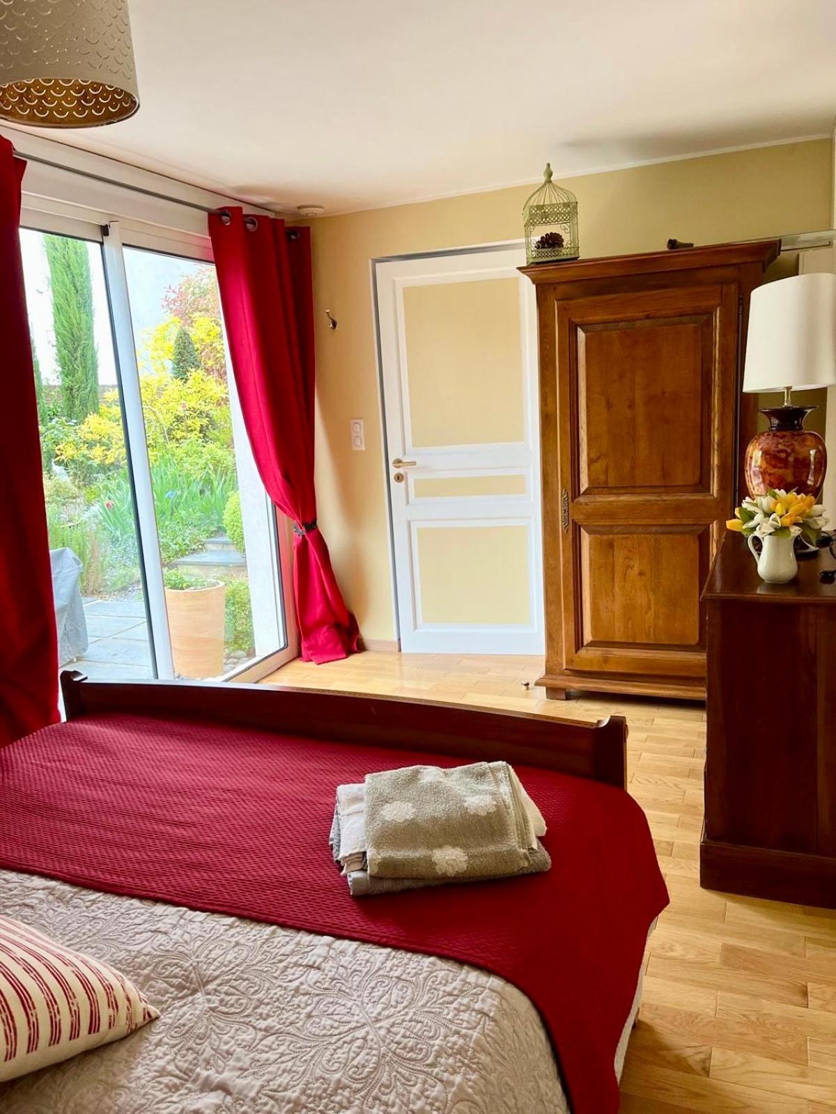 Gite Chez Madeleine Apartment Люан Екстериор снимка